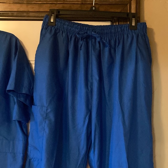 XL Life Line Vivid Blue Scrubs - Picture 6 of 12